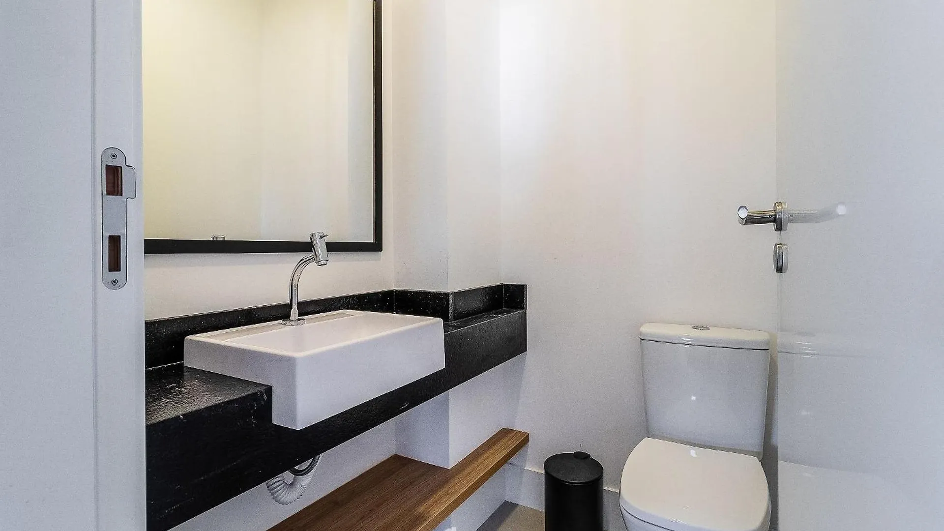 Estadia Em Predio Com Piscina, Academia E Lazer - Ssl Florianópolis 0*,  Brasilien