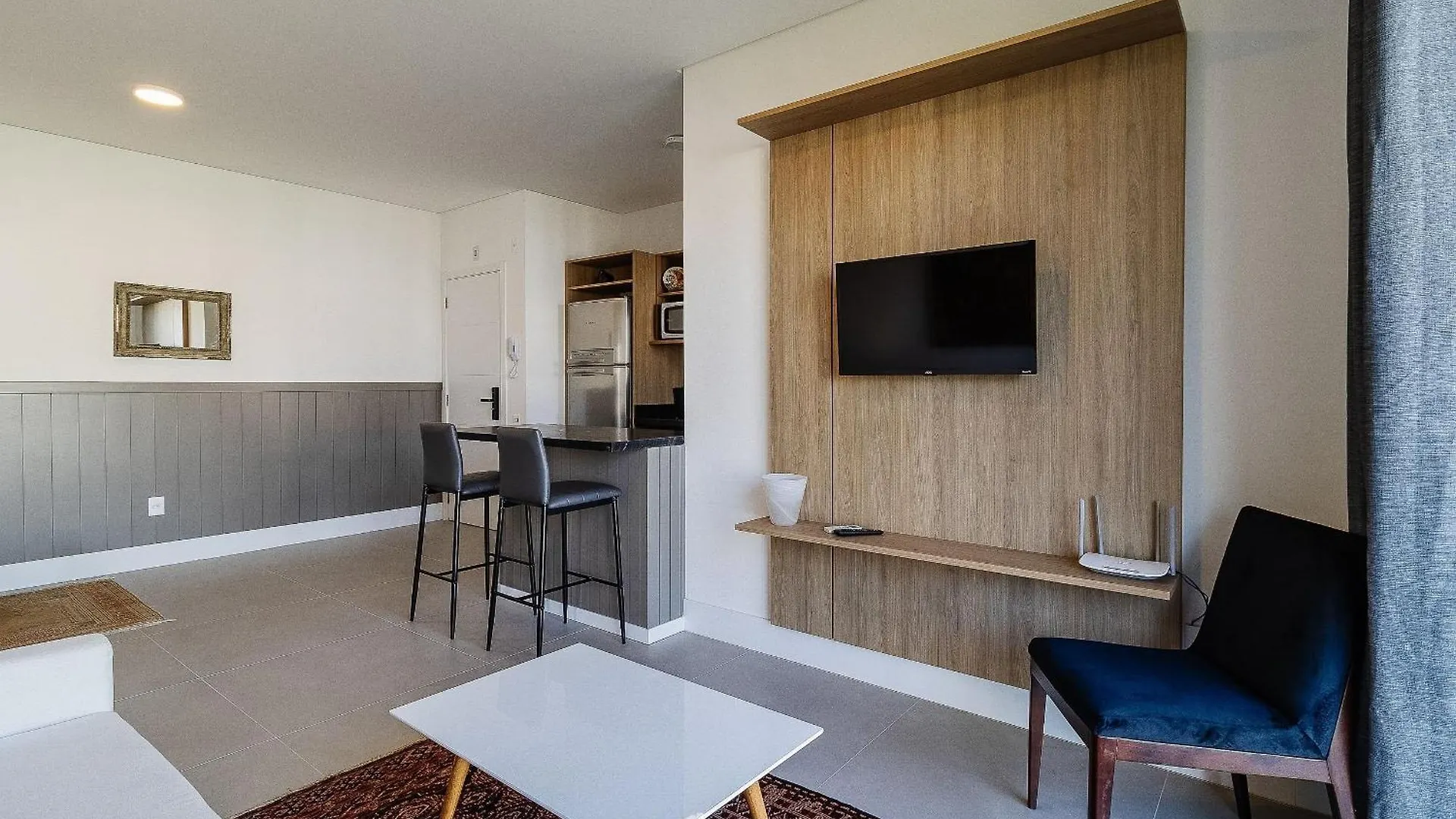 Estadia Em Predio Com Piscina, Academia E Lazer - Ssl Florianópolis Apartment