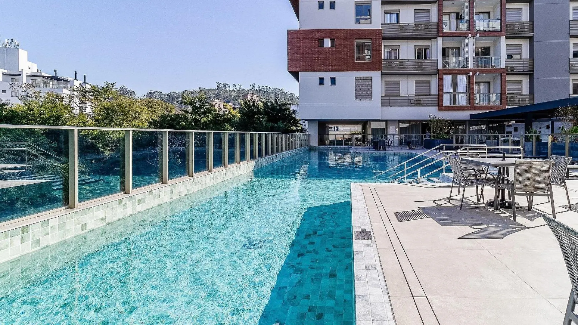 Estadia Em Predio Com Piscina, Academia E Lazer - Ssl Florianópolis